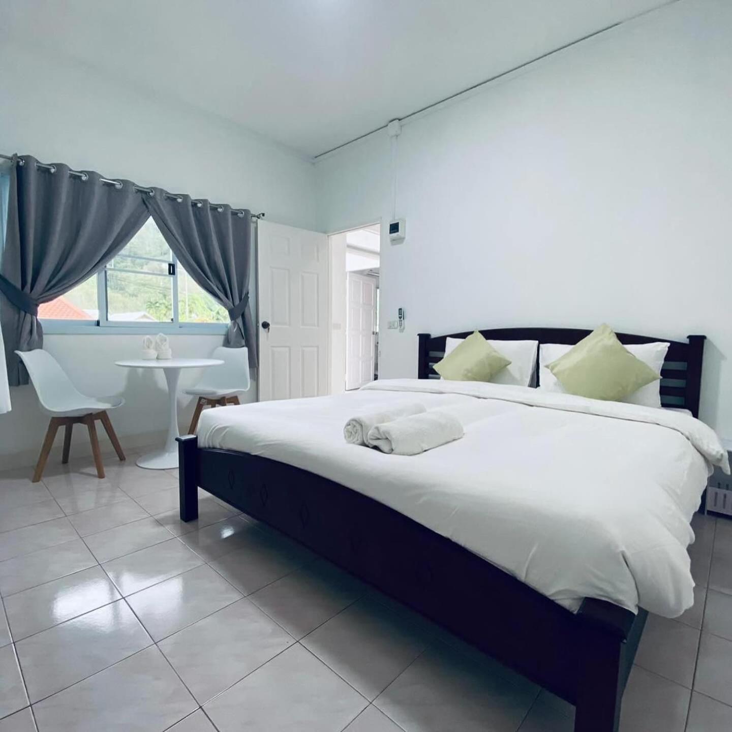 Elephant Sports Bar And Accommodation Phuket Exteriér fotografie