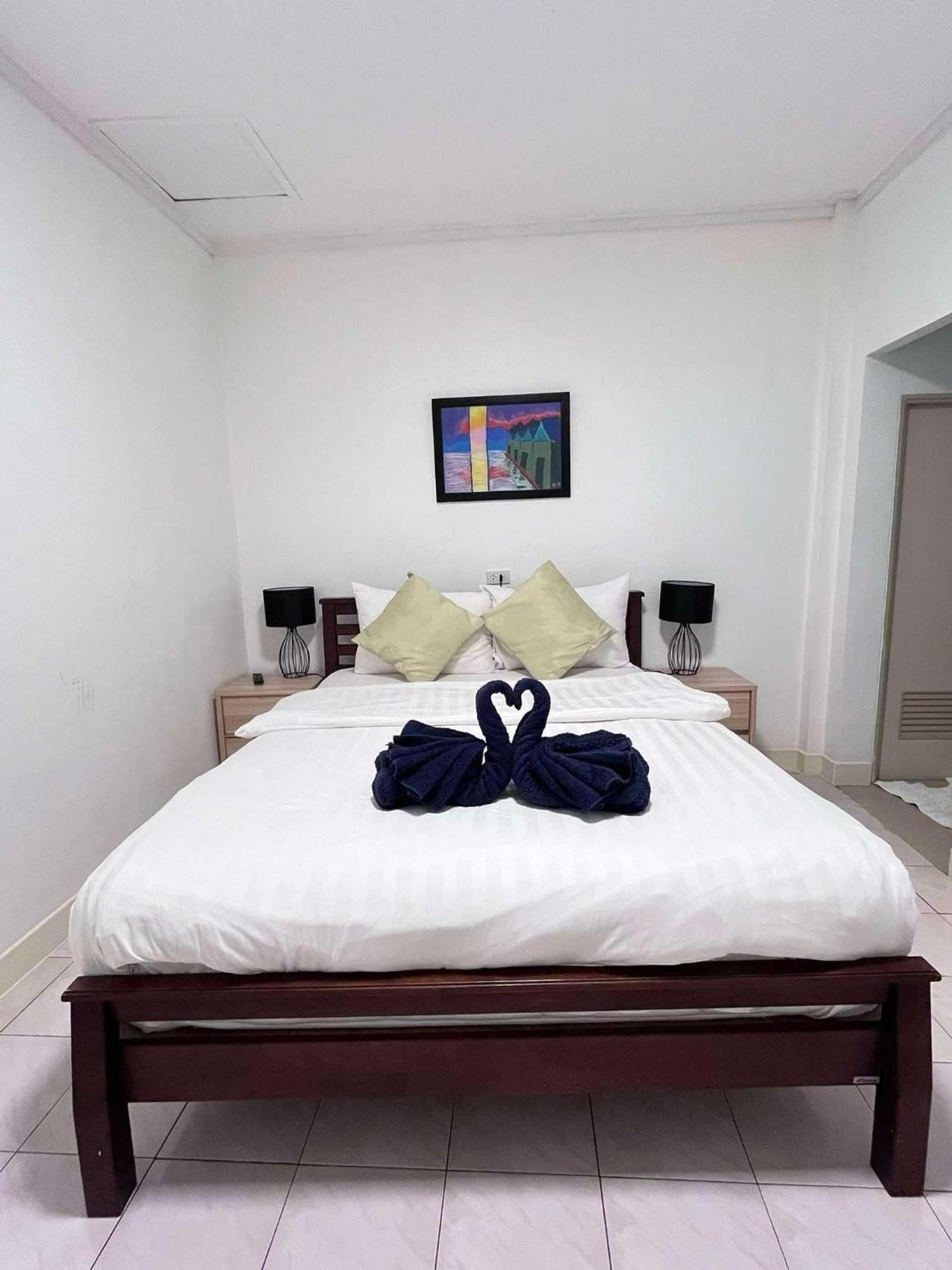 Elephant Sports Bar And Accommodation Phuket Exteriér fotografie