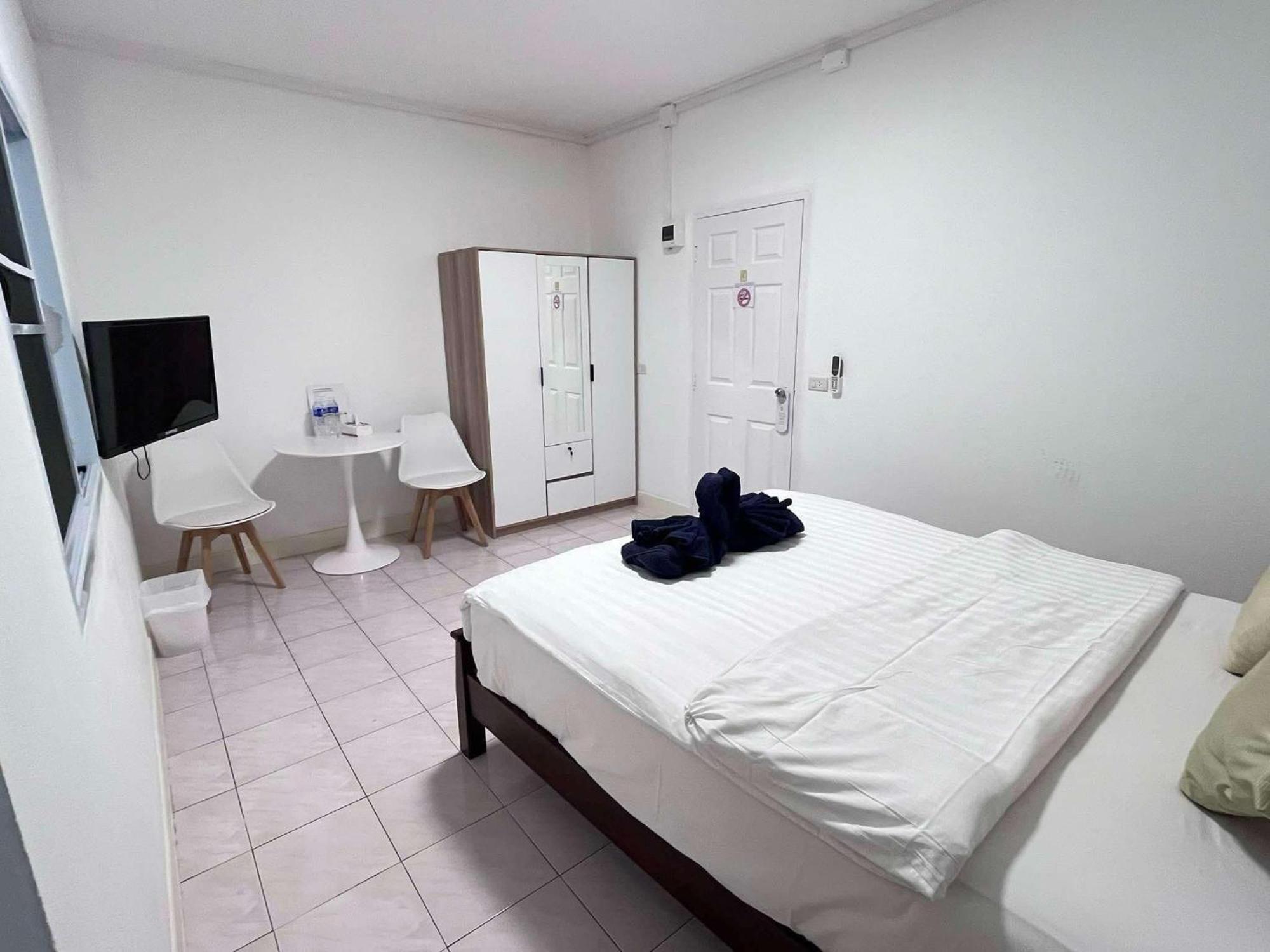 Elephant Sports Bar And Accommodation Phuket Exteriér fotografie