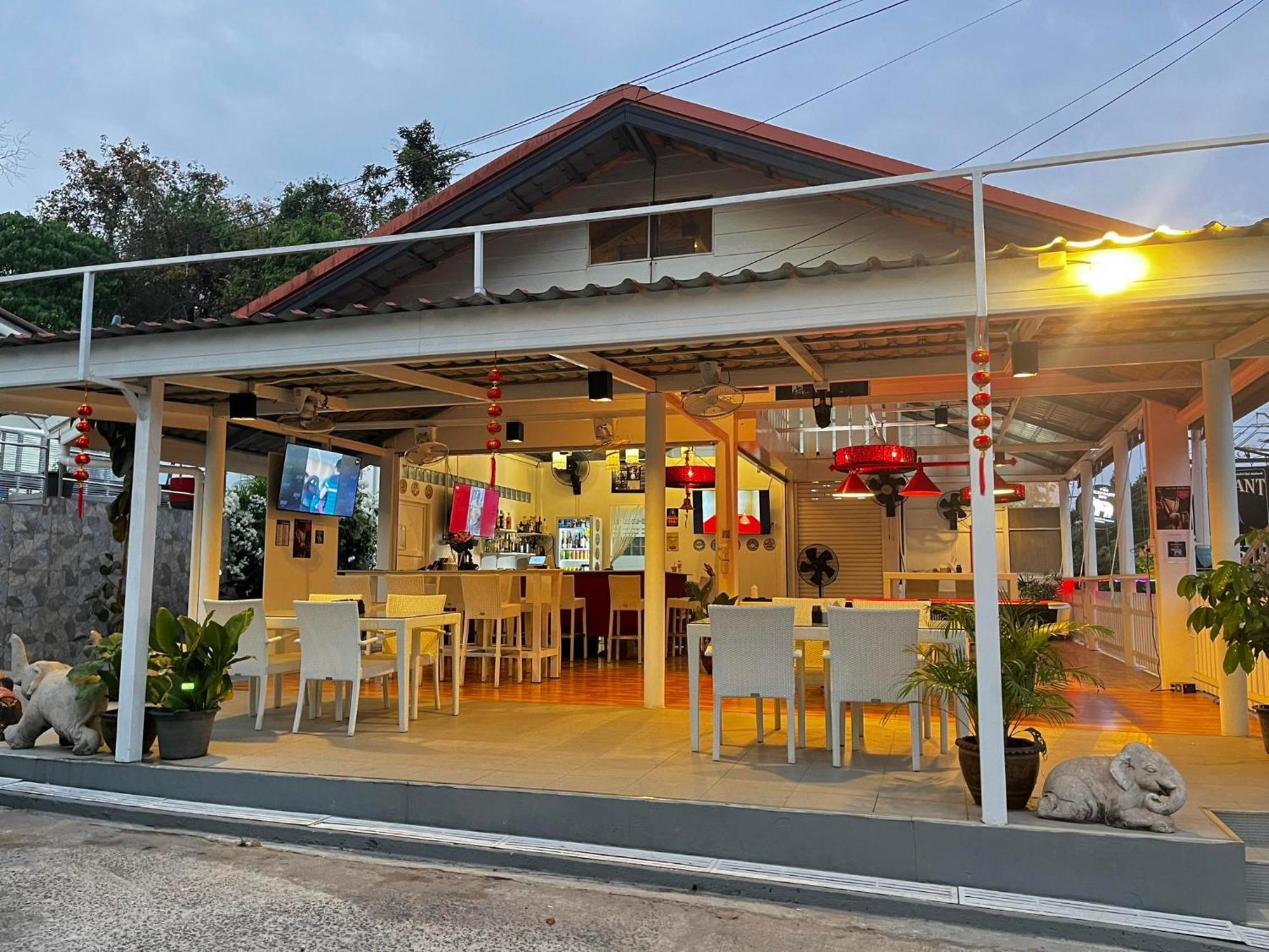 Elephant Sports Bar And Accommodation Phuket Exteriér fotografie
